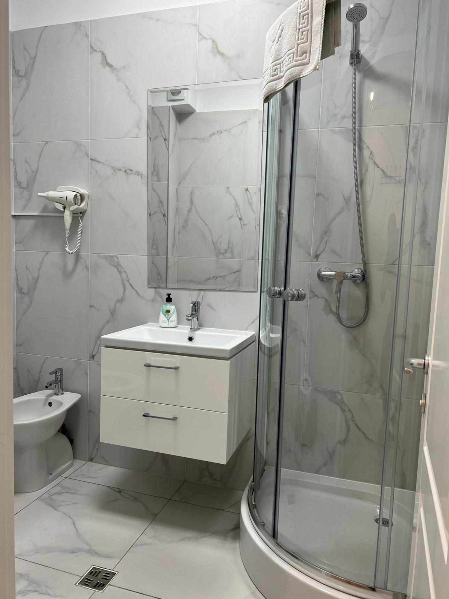 Luxury Glam Apartments Iasi At Lazar Palas Экстерьер фото
